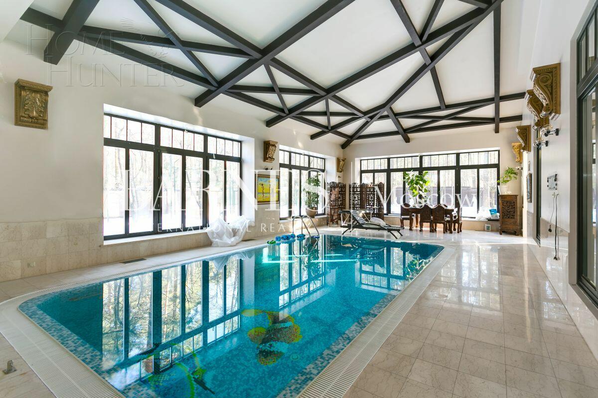 2-этажный коттедж 1 400 м² с отделкой