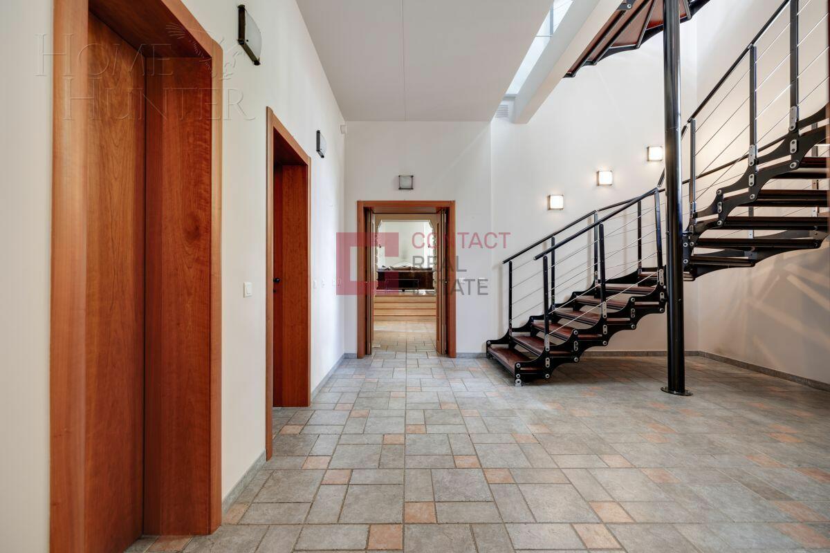 2-этажный коттедж 840 м² с отделкой