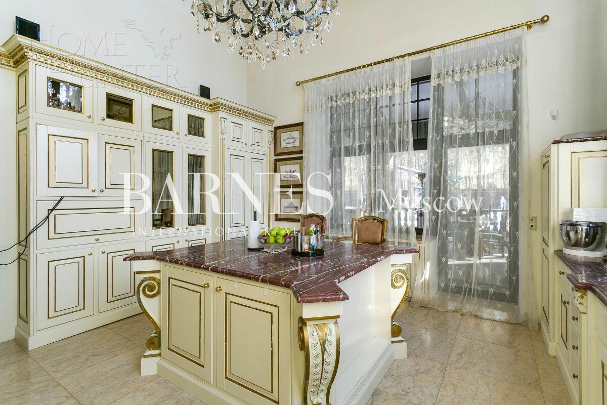 2-этажный коттедж 1 400 м² с отделкой