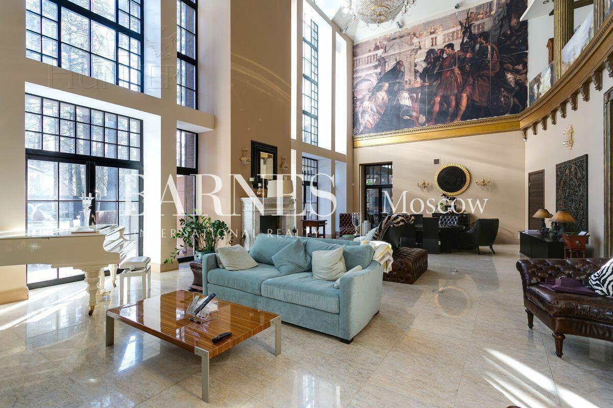 2-этажный коттедж 1 400 м² с отделкой