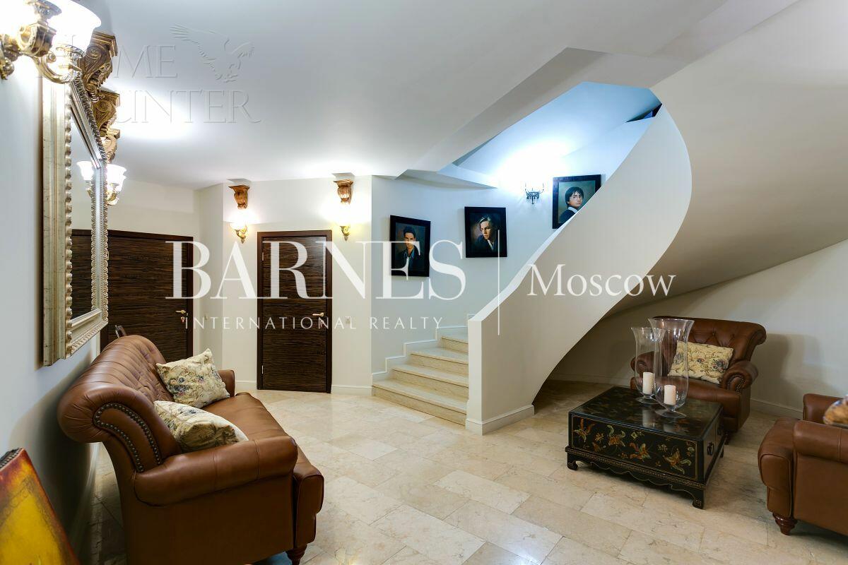 2-этажный коттедж 1 400 м² с отделкой