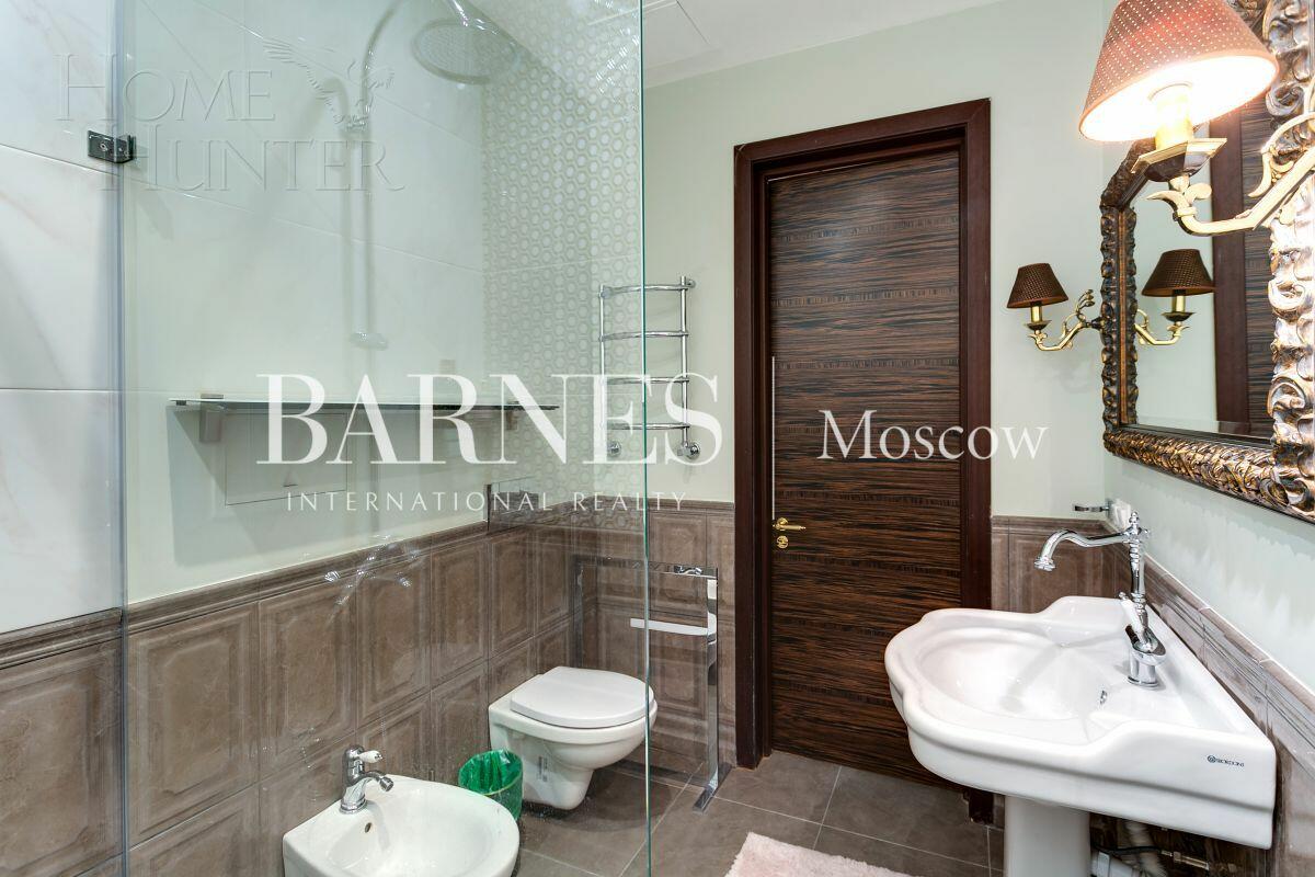 2-этажный коттедж 1 400 м² с отделкой