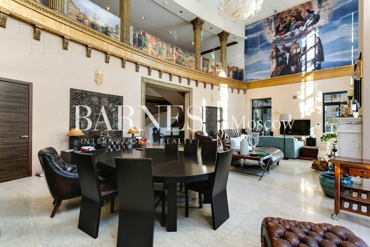 2-этажный коттедж 1 400 м² с отделкой