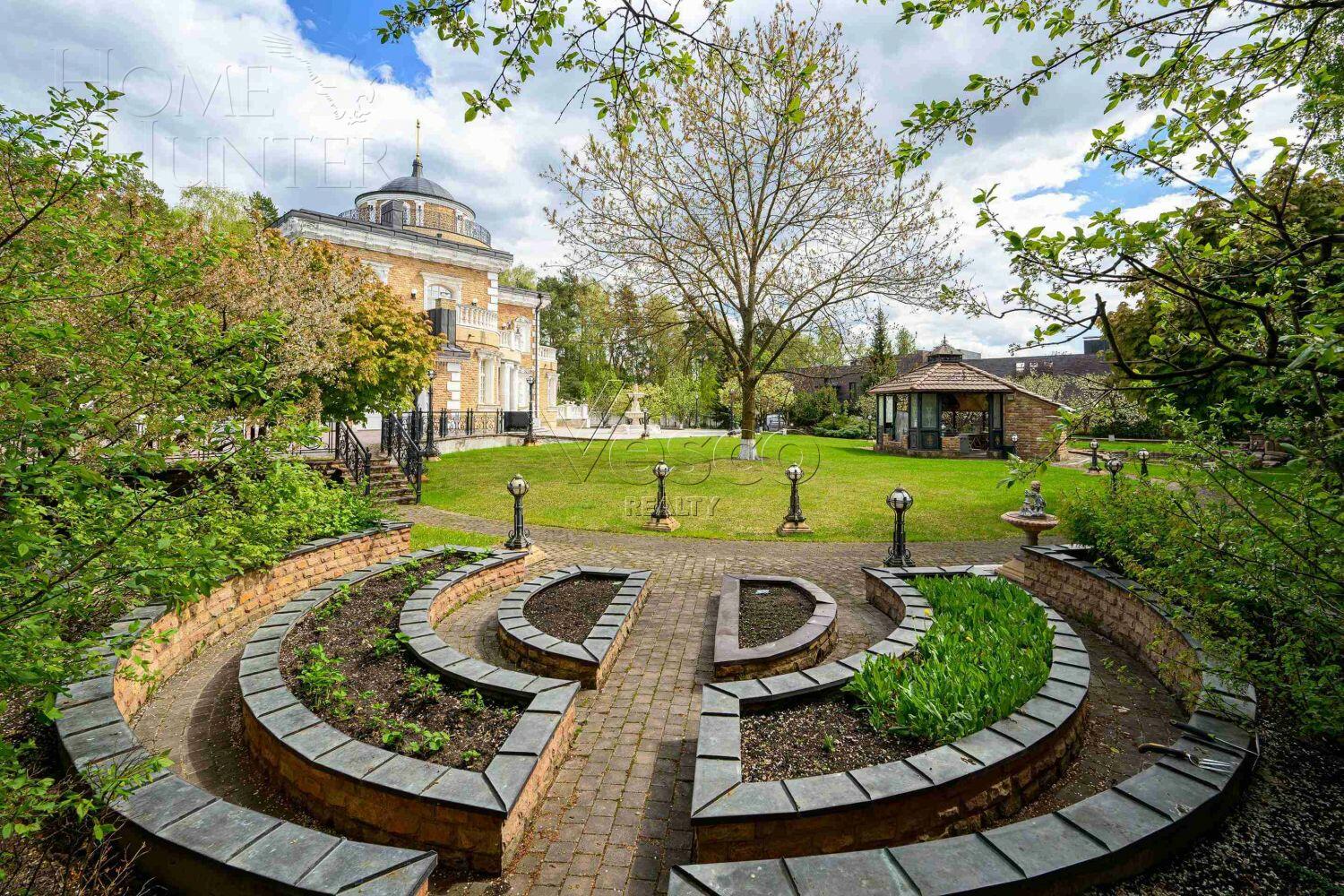 3-этажный коттедж 1 778 м² с отделкой