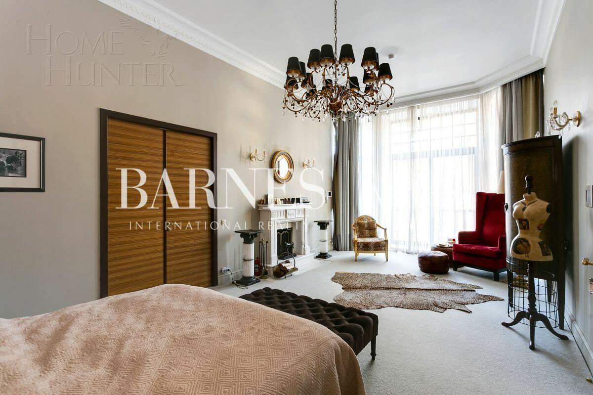 2-этажный коттедж 1 400 м² с отделкой