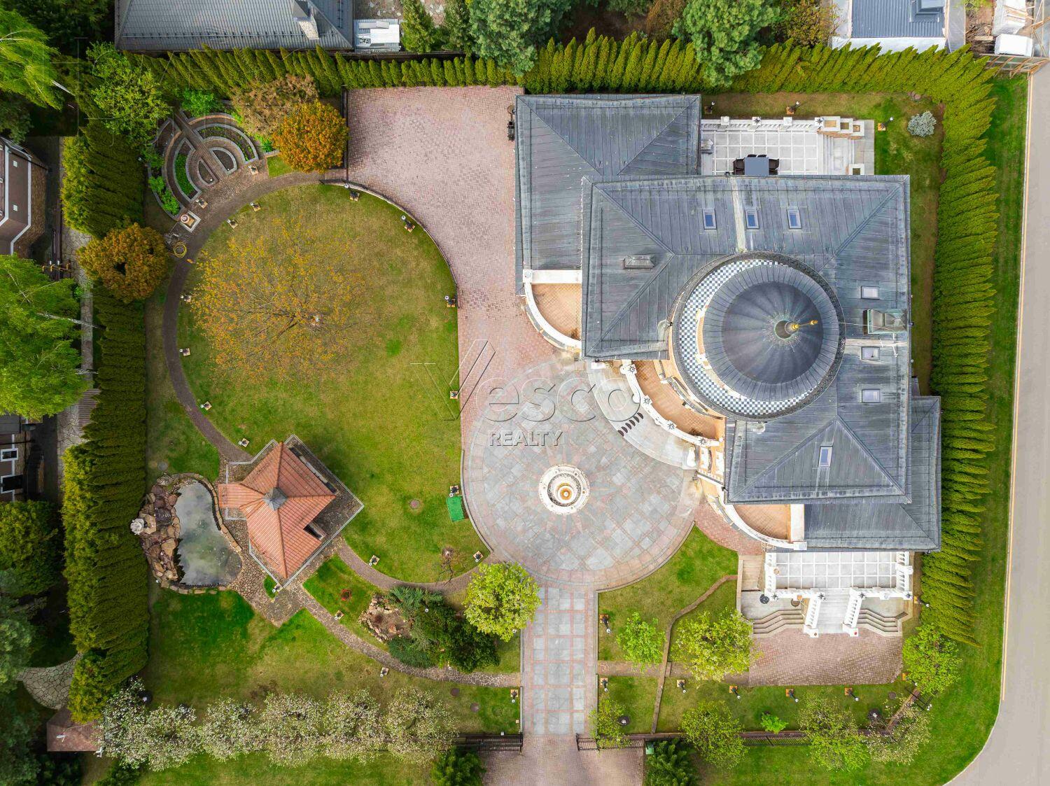 3-этажный коттедж 1 778 м² с отделкой