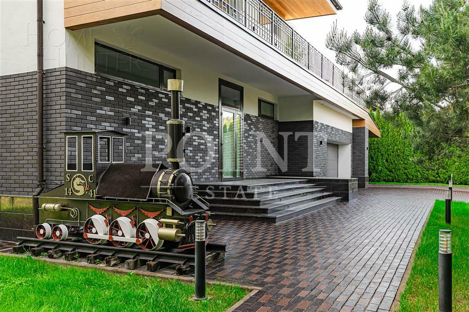 2-этажный коттедж 420 м² с отделкой