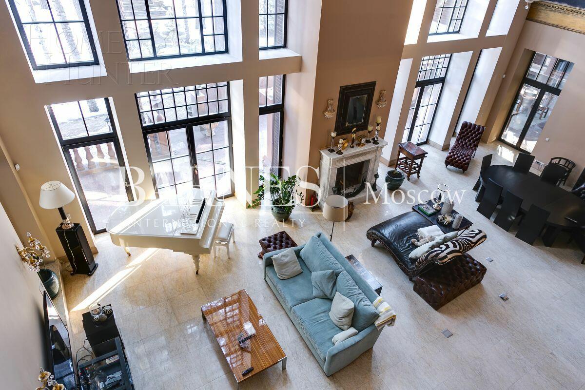 2-этажный коттедж 1 400 м² с отделкой