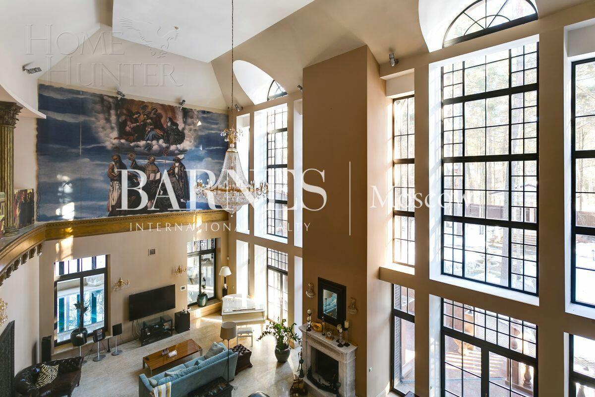 2-этажный коттедж 1 400 м² с отделкой