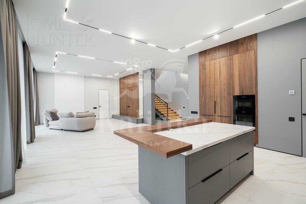 2-этажный коттедж 604 м² с отделкой