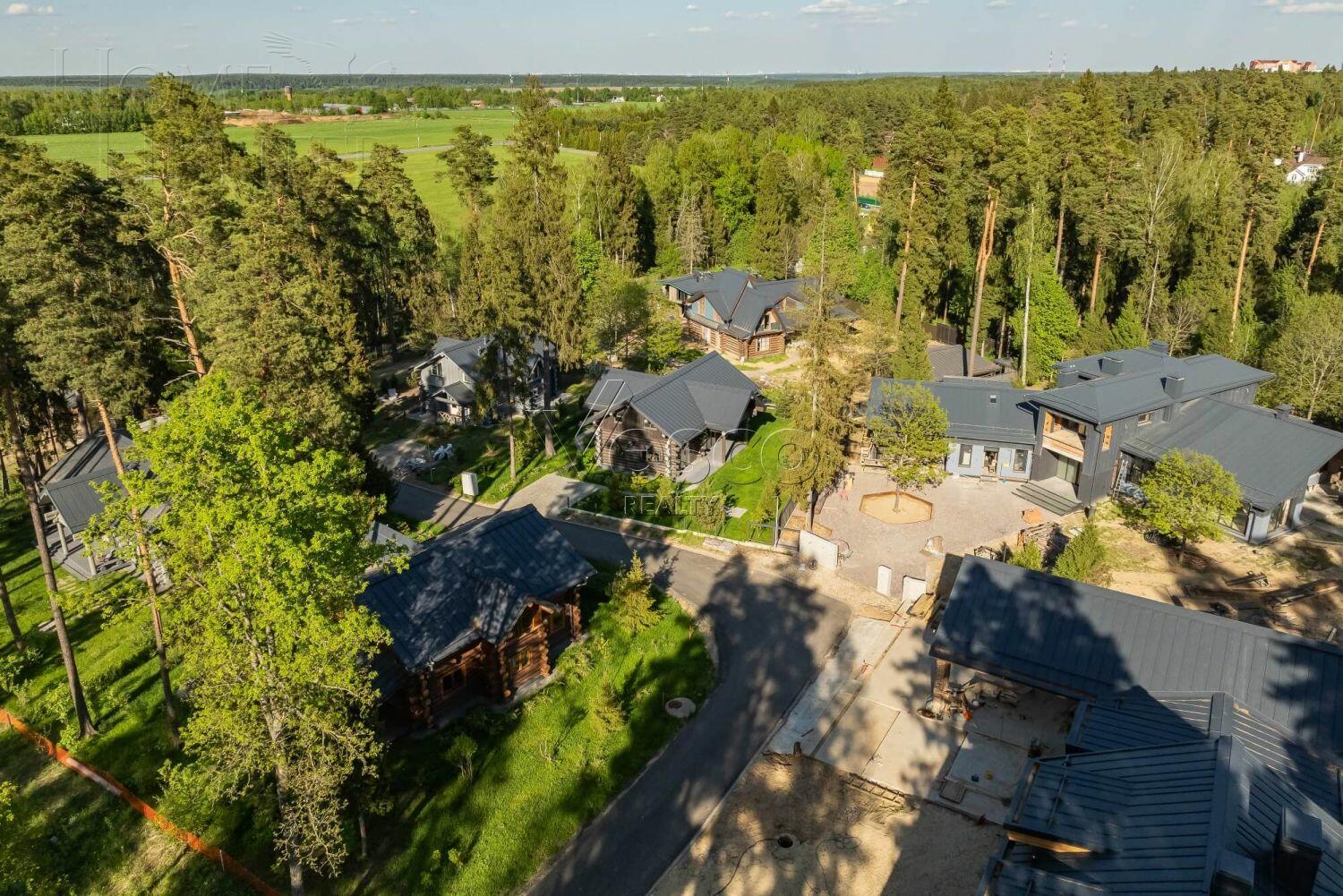 Участок 30.3 сот. в охраняемом поселке