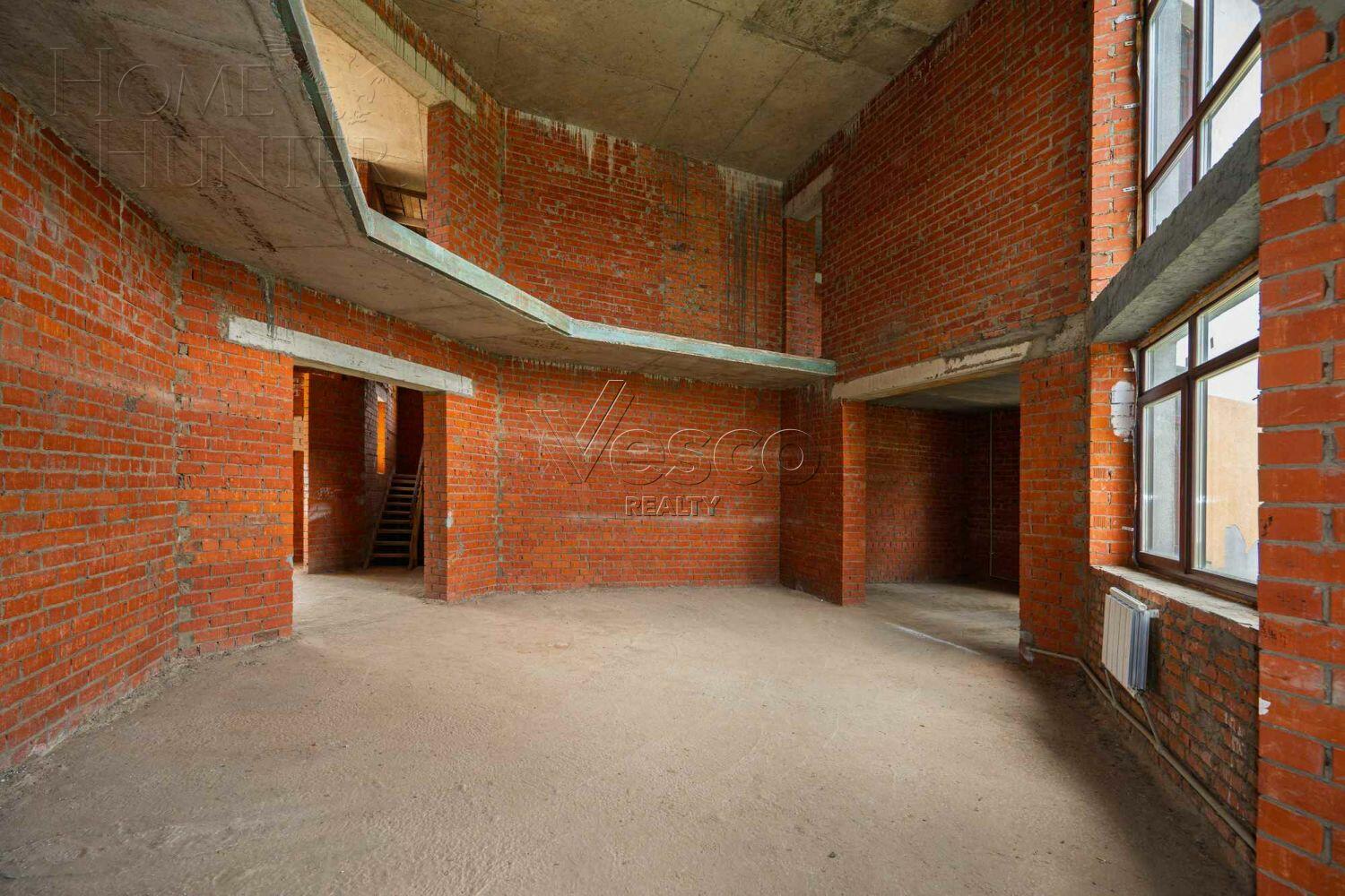 2-этажный коттедж 700 м² без отделки