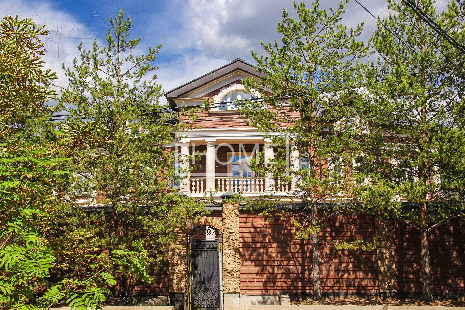 2-этажный коттедж 1 500 м² с отделкой