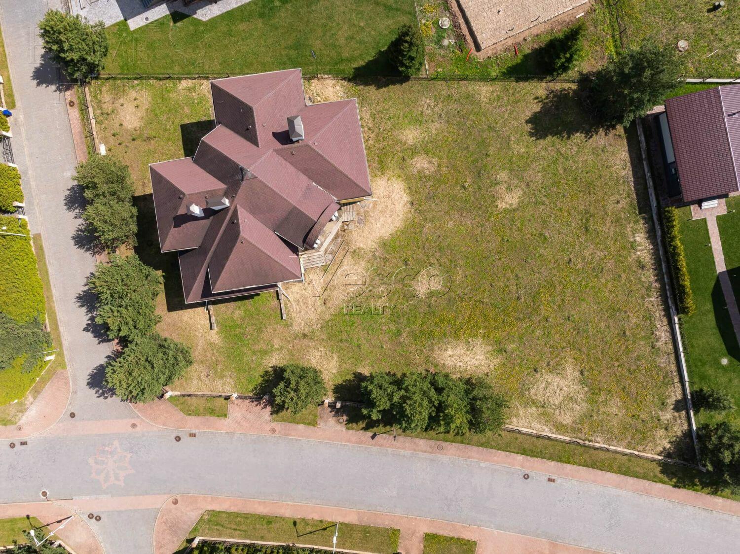 2-этажный коттедж 700 м² без отделки