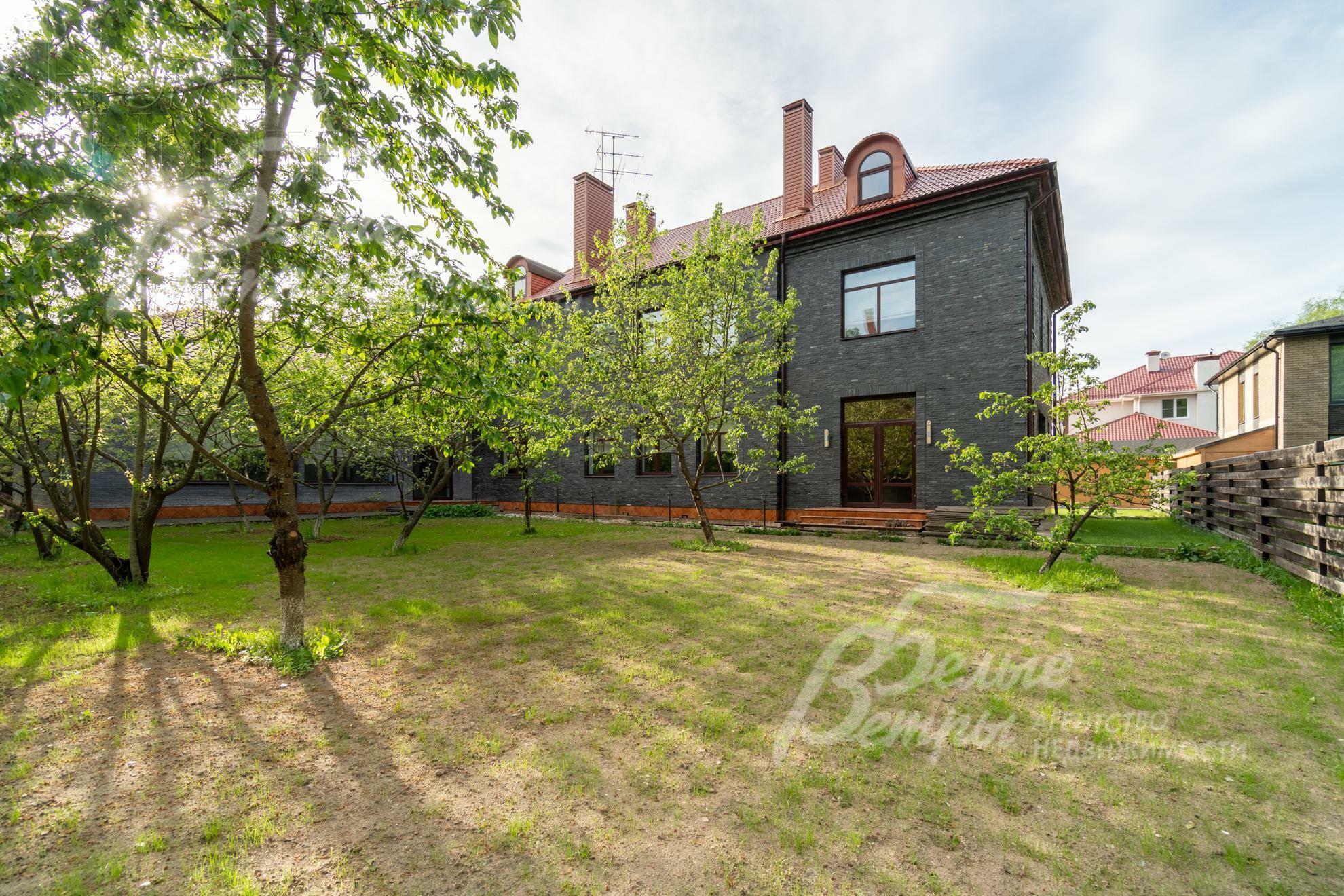 2-этажный коттедж 758.3 м² с отделкой