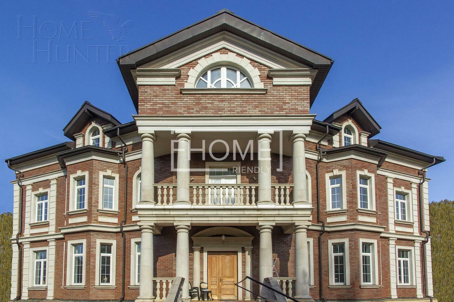 2-этажный коттедж 1 500 м² с отделкой