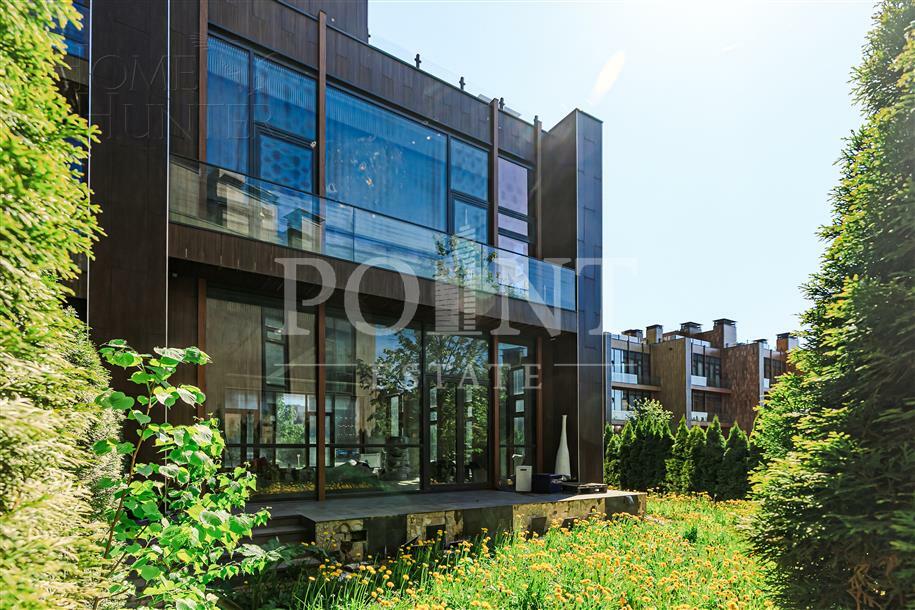 3-этажный таунхаус 240 м² без отделки