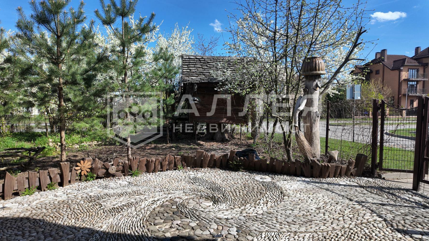 2-этажный коттедж 300 м² с отделкой