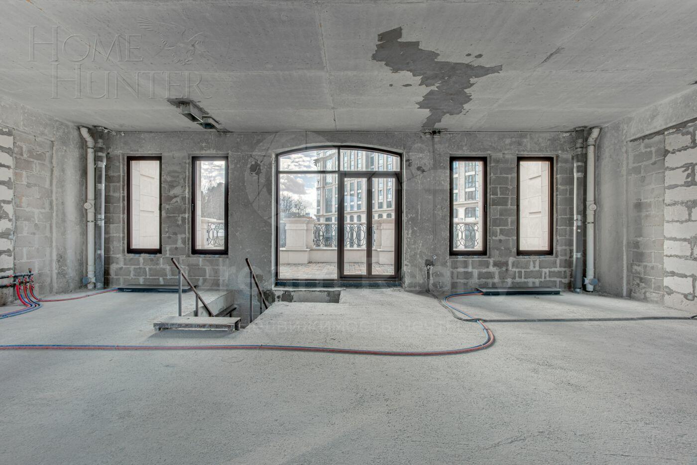 4-УРОВНЕВЫЙ ТАУНХАУС БЕЗ ОТДЕЛКИ 385 М² НА 1 ЭТАЖЕ