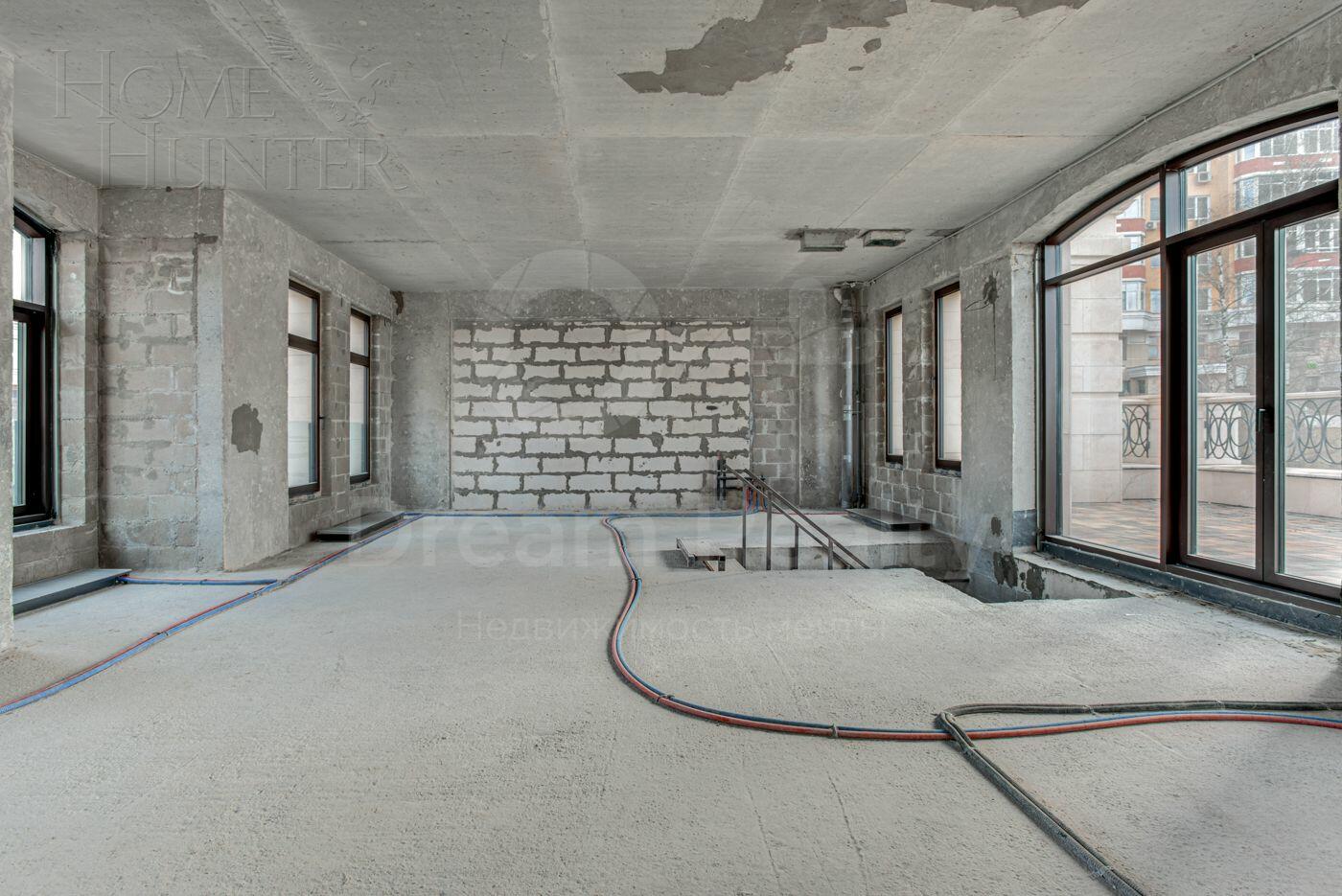 4-УРОВНЕВЫЙ ТАУНХАУС БЕЗ ОТДЕЛКИ 385 М² НА 1 ЭТАЖЕ