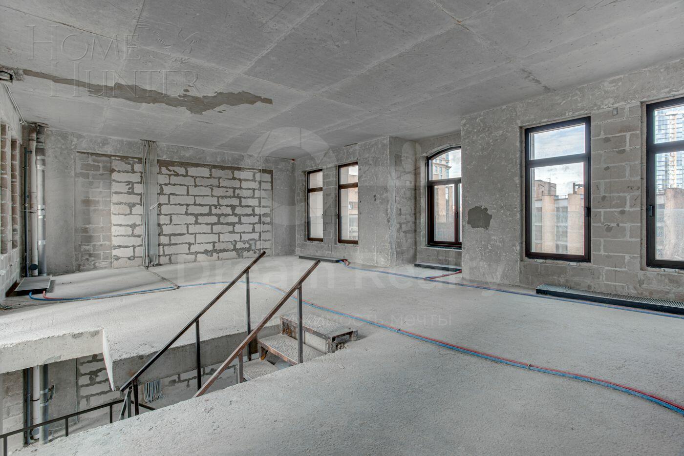 4-УРОВНЕВЫЙ ТАУНХАУС БЕЗ ОТДЕЛКИ 385 М² НА 1 ЭТАЖЕ