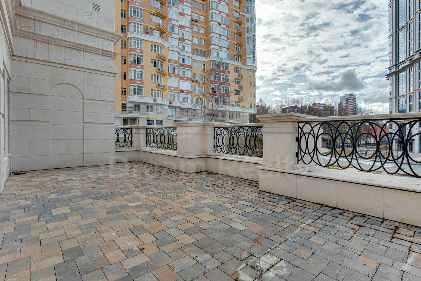 4-УРОВНЕВЫЙ ТАУНХАУС БЕЗ ОТДЕЛКИ 385 М² НА 1 ЭТАЖЕ