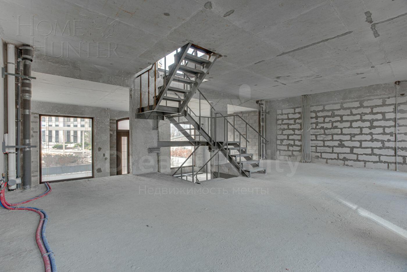 4-УРОВНЕВЫЙ ТАУНХАУС БЕЗ ОТДЕЛКИ 385 М² НА 1 ЭТАЖЕ