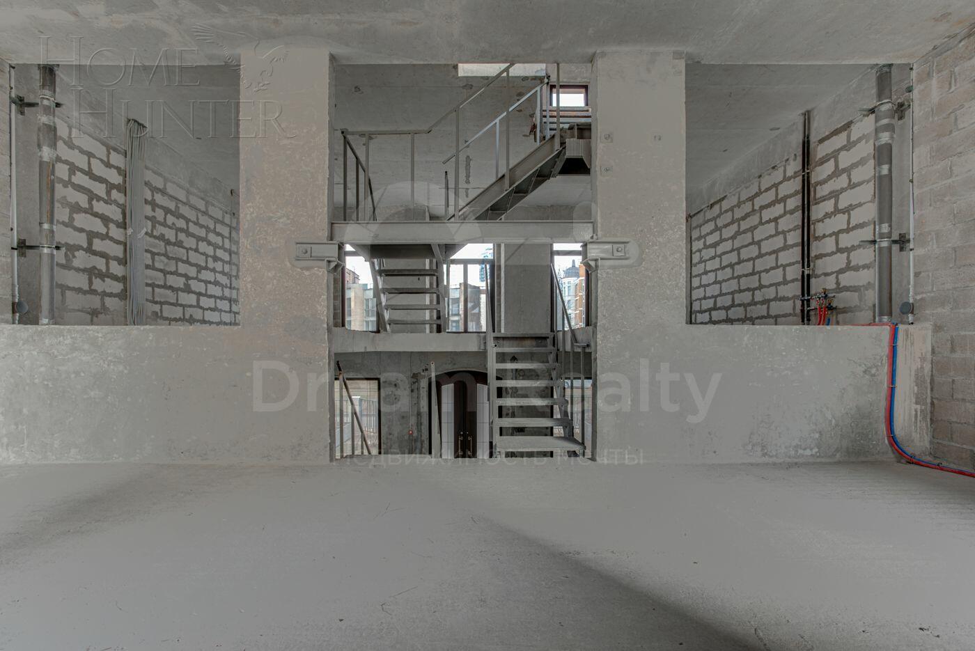 4-УРОВНЕВЫЙ ТАУНХАУС БЕЗ ОТДЕЛКИ 385 М² НА 1 ЭТАЖЕ