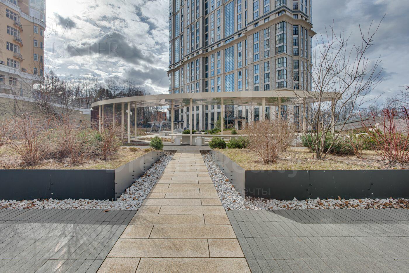 4-УРОВНЕВЫЙ ТАУНХАУС БЕЗ ОТДЕЛКИ 385 М² НА 1 ЭТАЖЕ