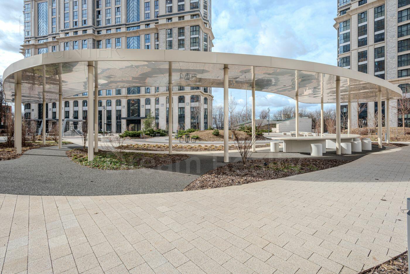 4-УРОВНЕВЫЙ ТАУНХАУС БЕЗ ОТДЕЛКИ 385 М² НА 1 ЭТАЖЕ