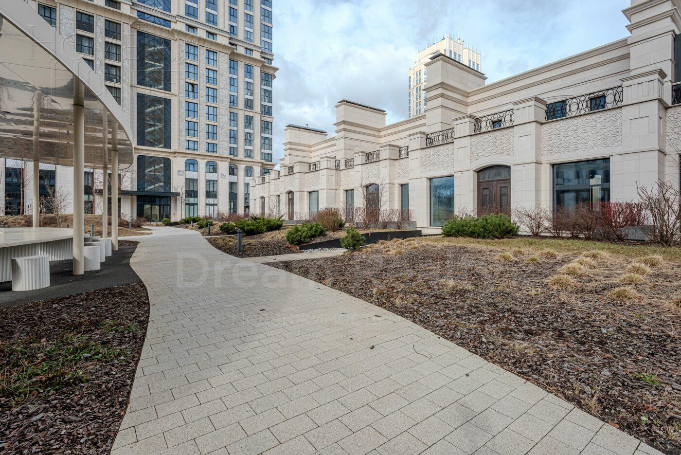 4-УРОВНЕВЫЙ ТАУНХАУС БЕЗ ОТДЕЛКИ 385 М² НА 1 ЭТАЖЕ