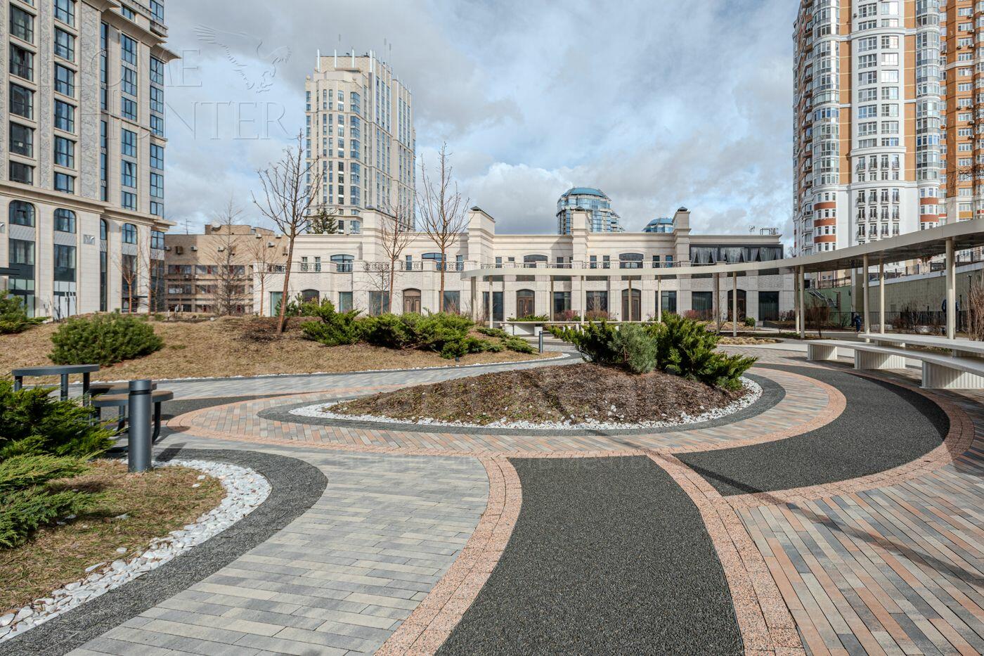 4-УРОВНЕВЫЙ ТАУНХАУС БЕЗ ОТДЕЛКИ 385 М² НА 1 ЭТАЖЕ