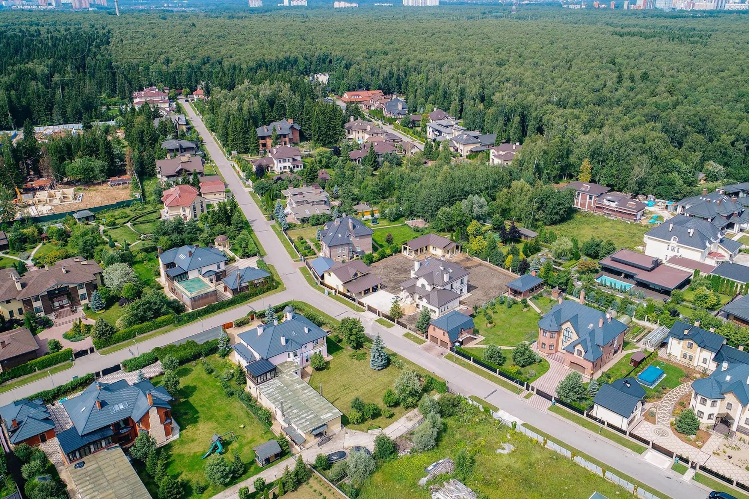 2-этажный коттедж 670.5 м² с отделкой