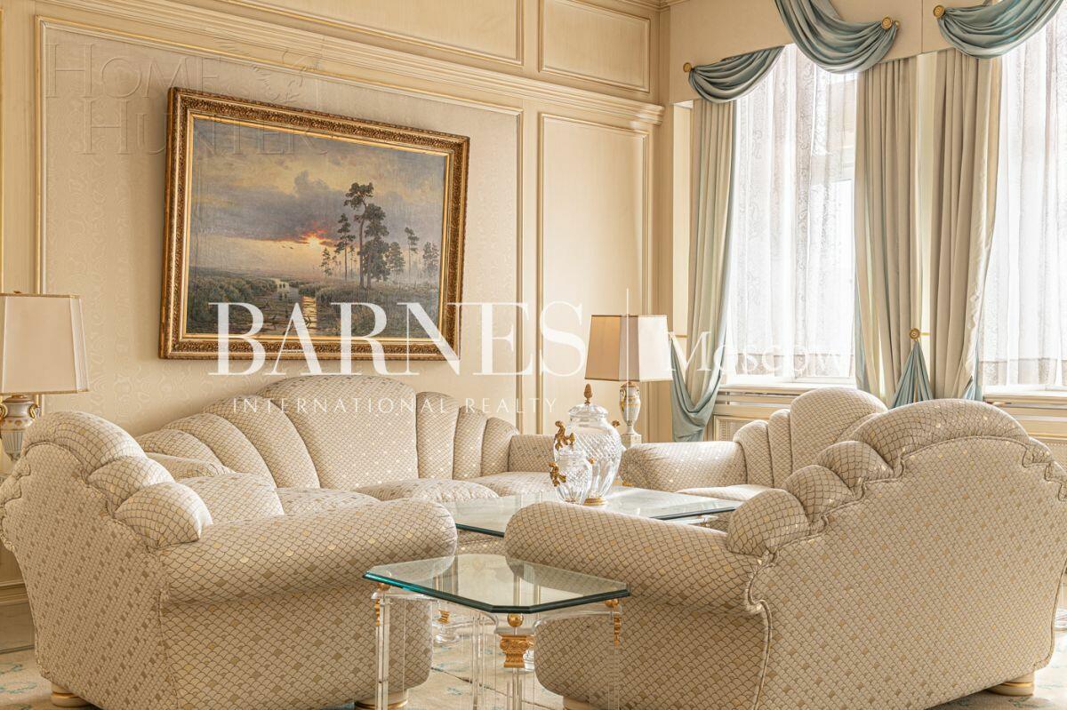 4-КОМН. КВАРТИРА С ОТДЕЛКОЙ 167.5 М² НА 5 ЭТАЖЕ