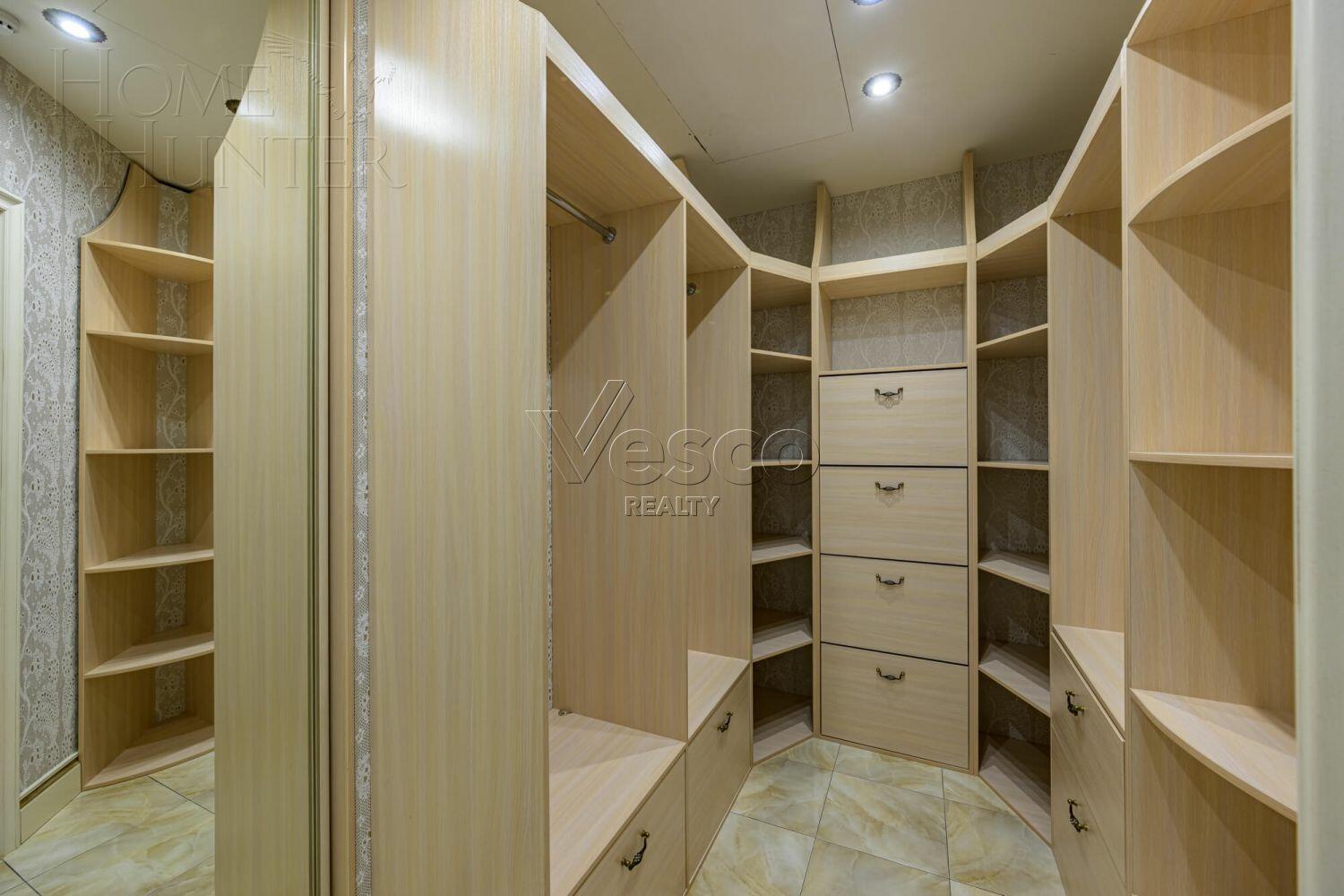 6-КОМН. КВАРТИРА С ОТДЕЛКОЙ 273.1 М² НА 17 ЭТАЖЕ