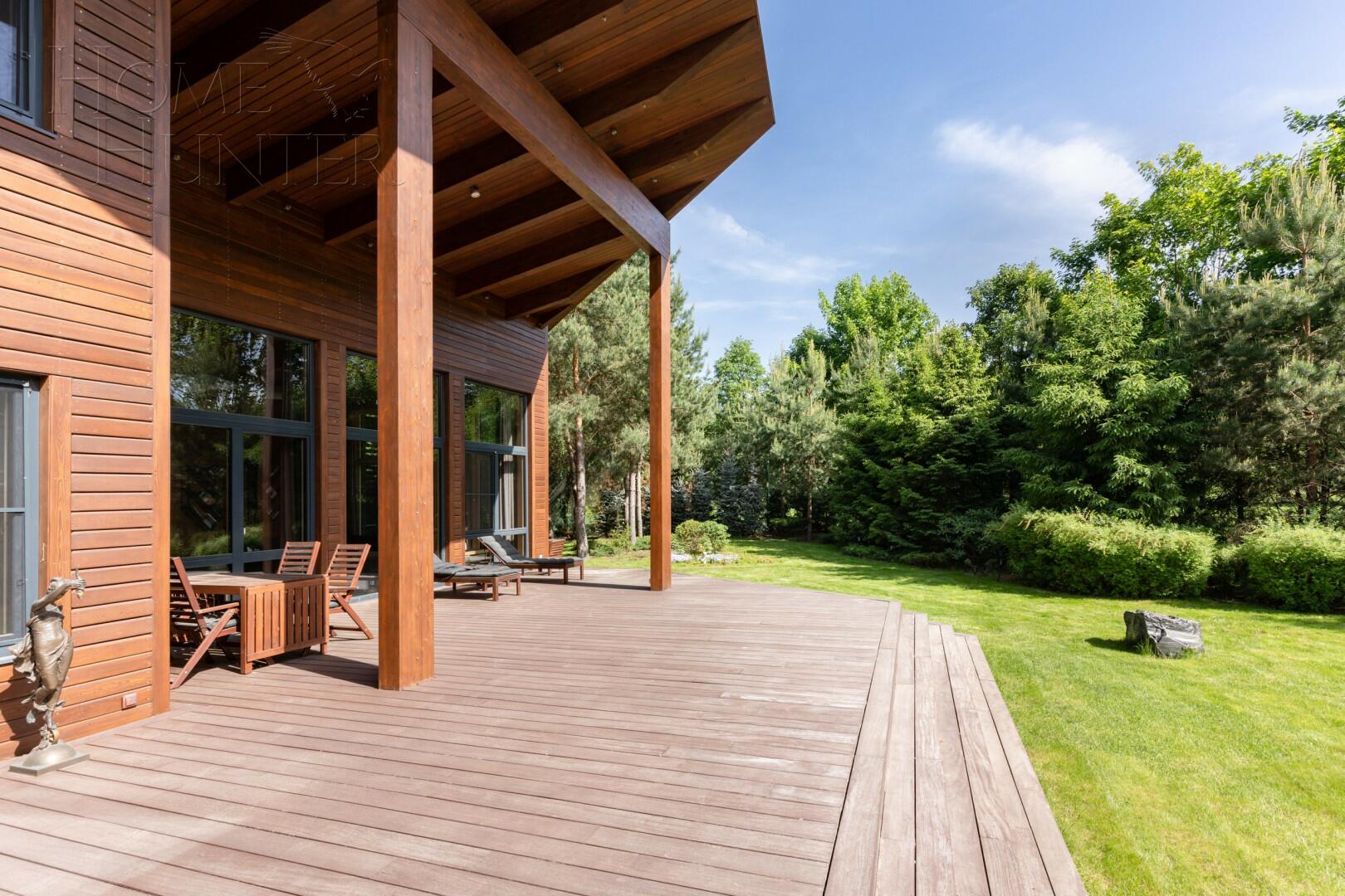 3-этажный коттедж 355 м² с отделкой