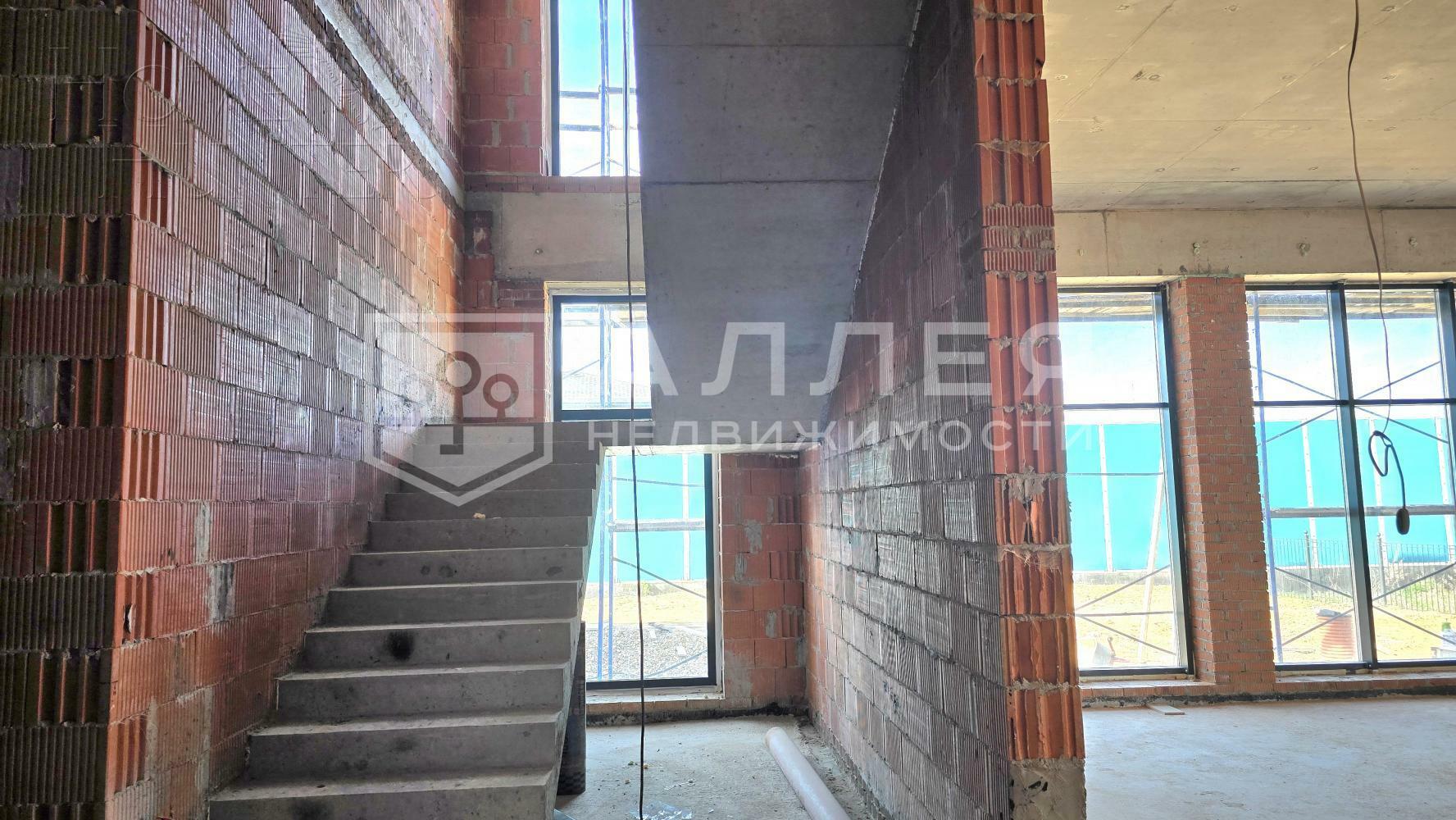 2-этажный коттедж 830 м² без отделки