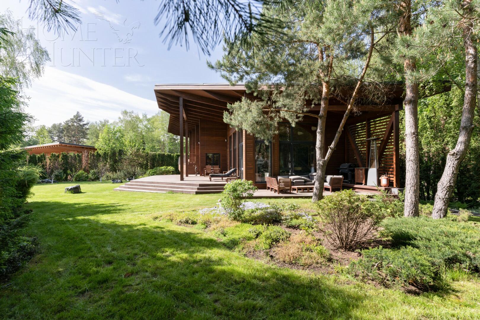 3-этажный коттедж 355 м² с отделкой