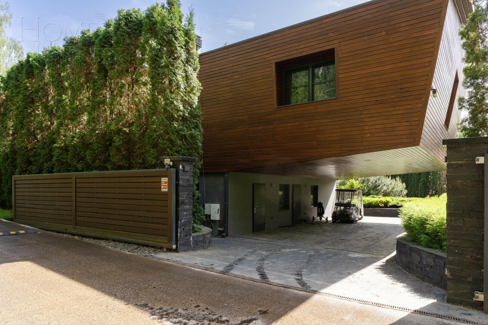 3-этажный коттедж 355 м² с отделкой