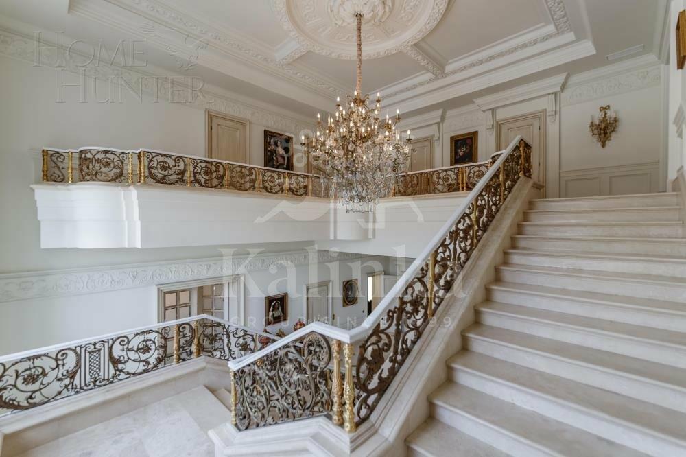 3-этажный коттедж 1 645 м² с отделкой