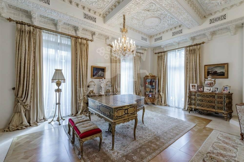 3-этажный коттедж 1 645 м² с отделкой