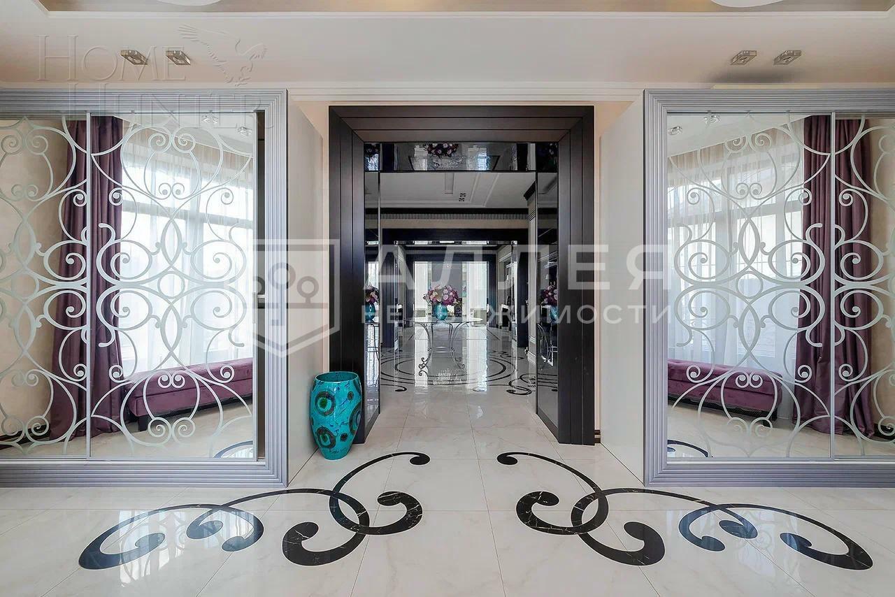 3-этажный коттедж 768 м² с отделкой