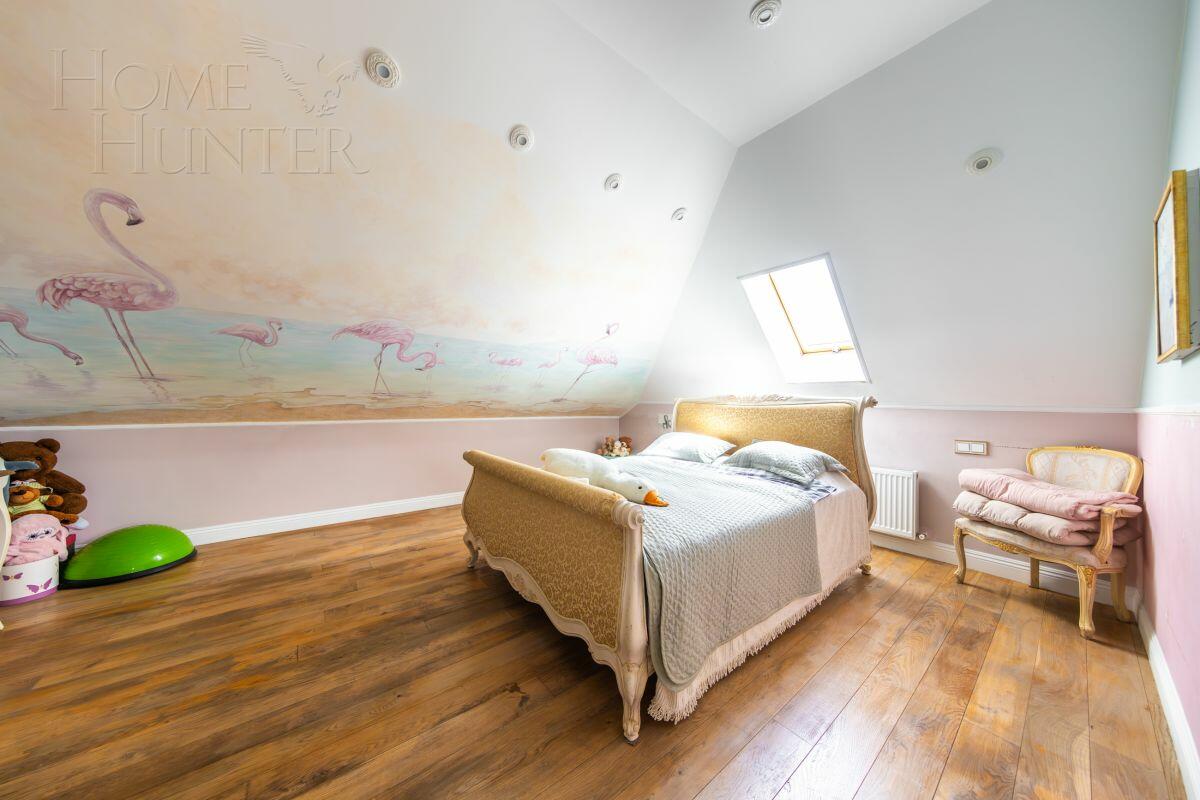 3-этажный таунхаус 250 м² с отделкой