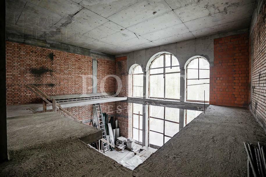 3-этажный коттедж 2 350 м² без отделки