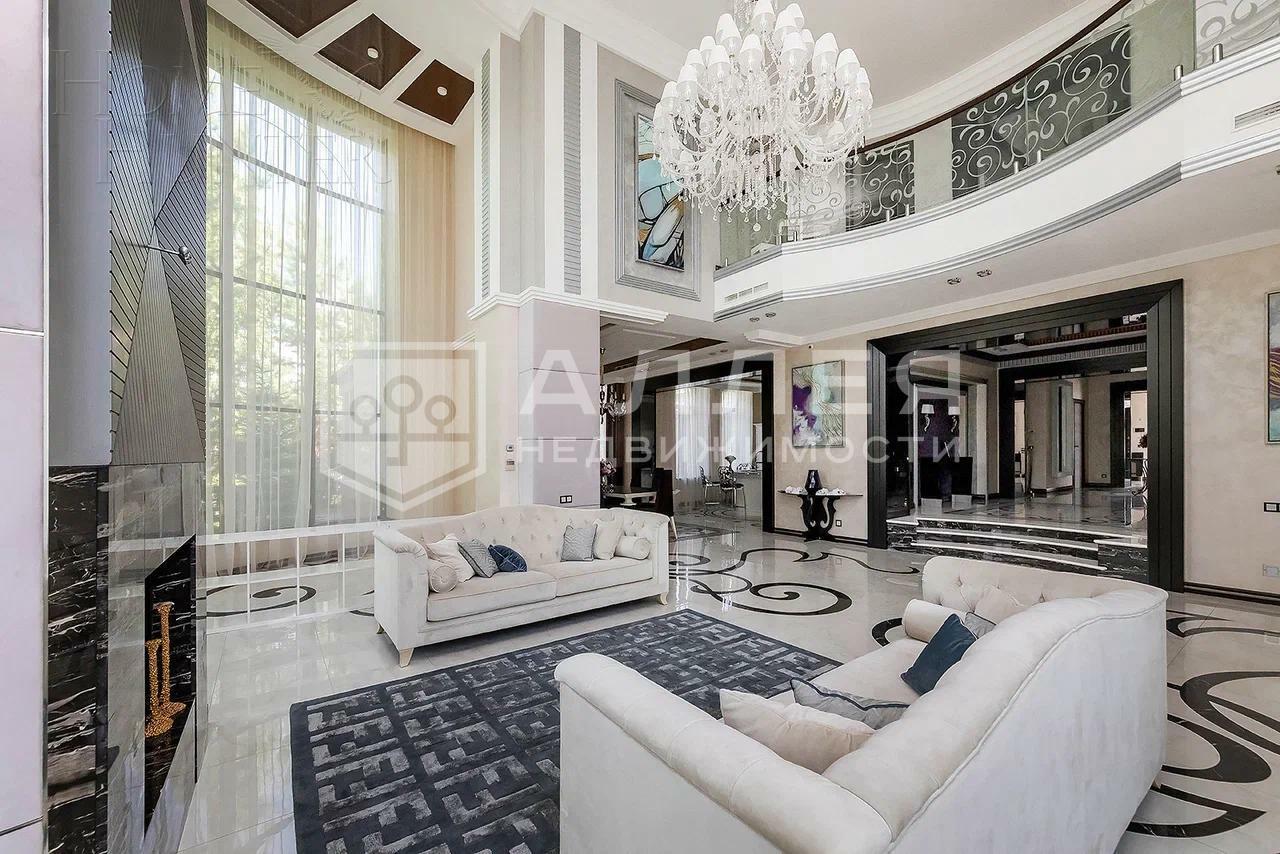 3-этажный коттедж 768 м² с отделкой