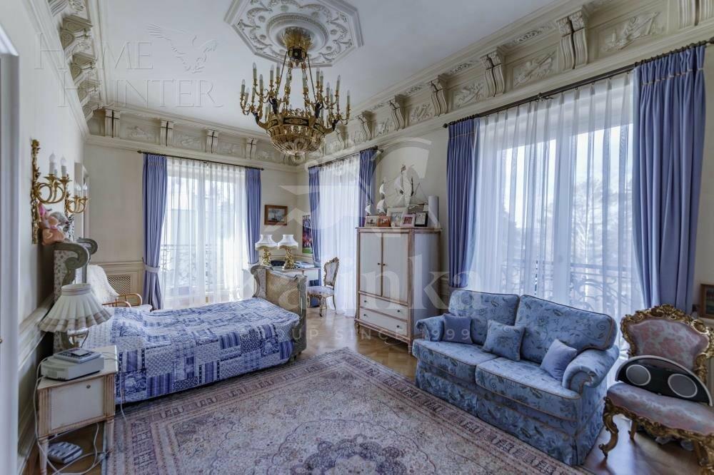 3-этажный коттедж 1 645 м² с отделкой