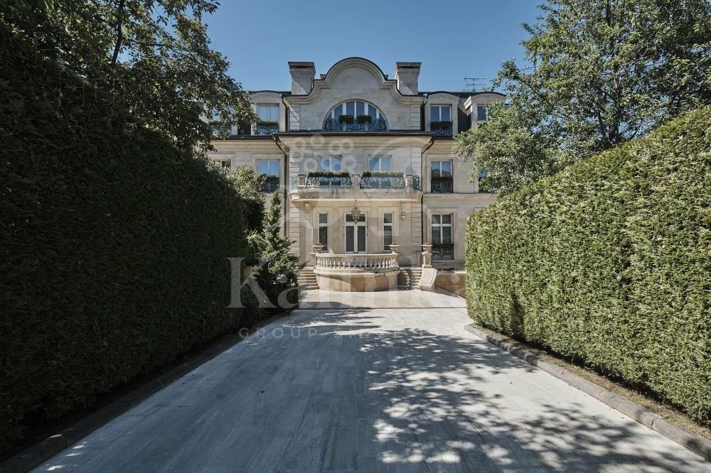 3-этажный коттедж 1 645 м² с отделкой