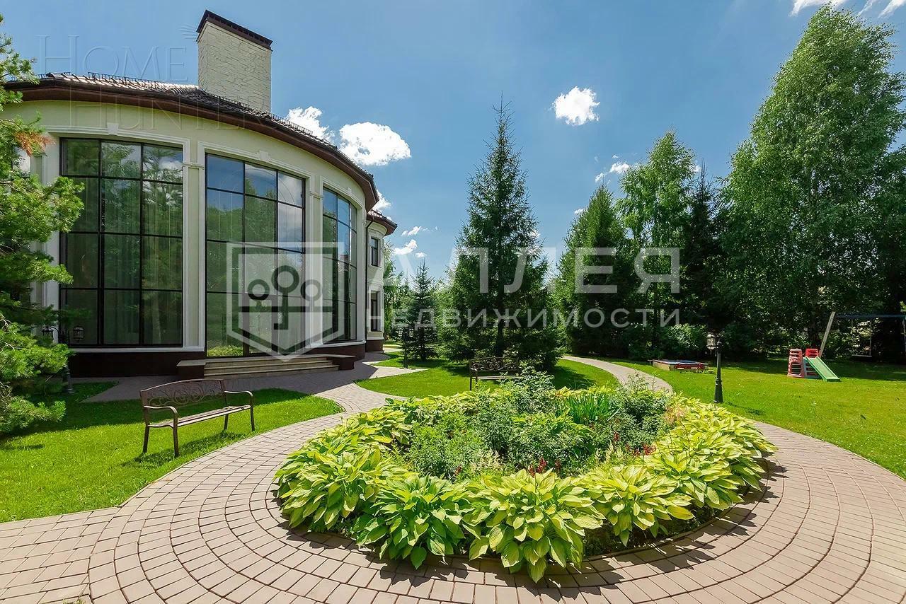 3-этажный коттедж 768 м² с отделкой