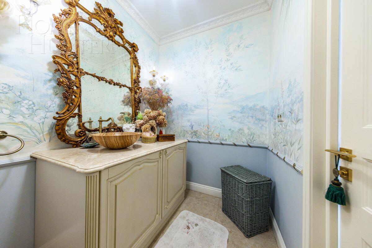 3-этажный таунхаус 250 м² с отделкой