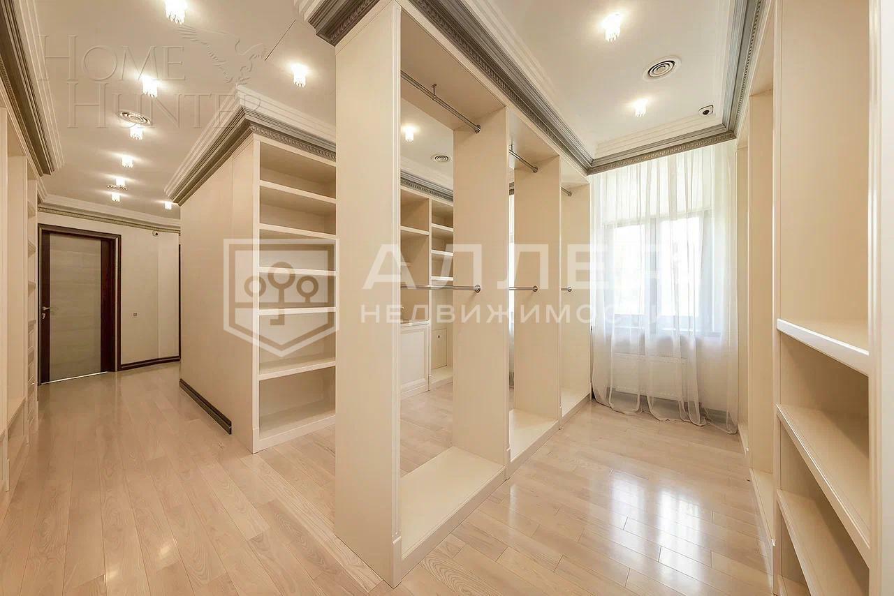 3-этажный коттедж 768 м² с отделкой